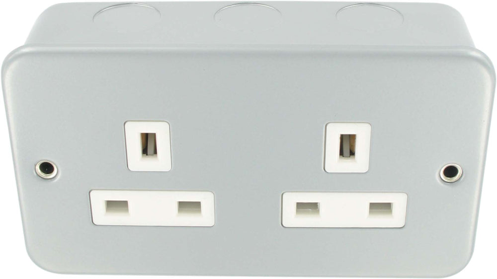 2G 13A Metal Clad Socket NO SWITCH